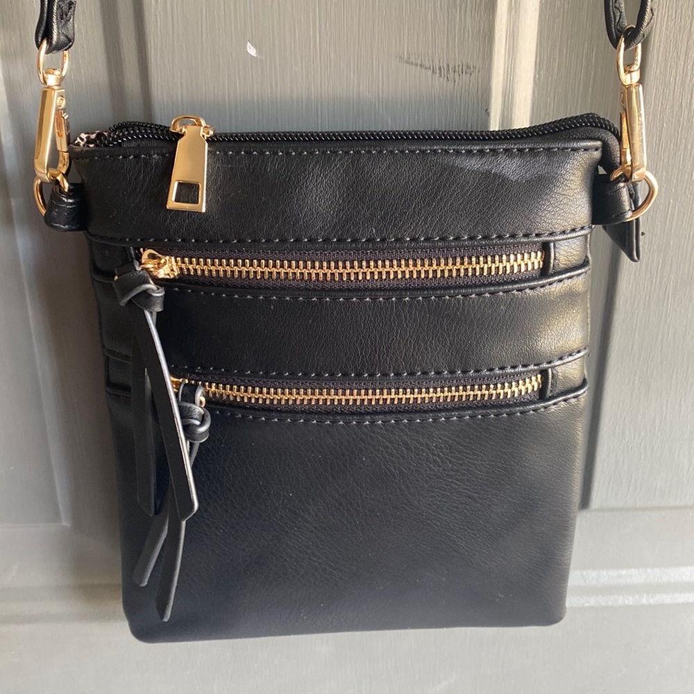 Like new black crossbody/shoulder bag